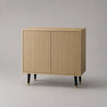 Sideboard aus MDF mit 2 Türen und geriffelter Front, Eichenoptik Natur, Schwarz und Goldfarben, 80 × 40 × 90 cm