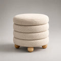 Runder gepolsterter Fußhocker mit Bouclébezug und Massivholzfüßen, Creme/Natur, Ø 45 × H 43 cm